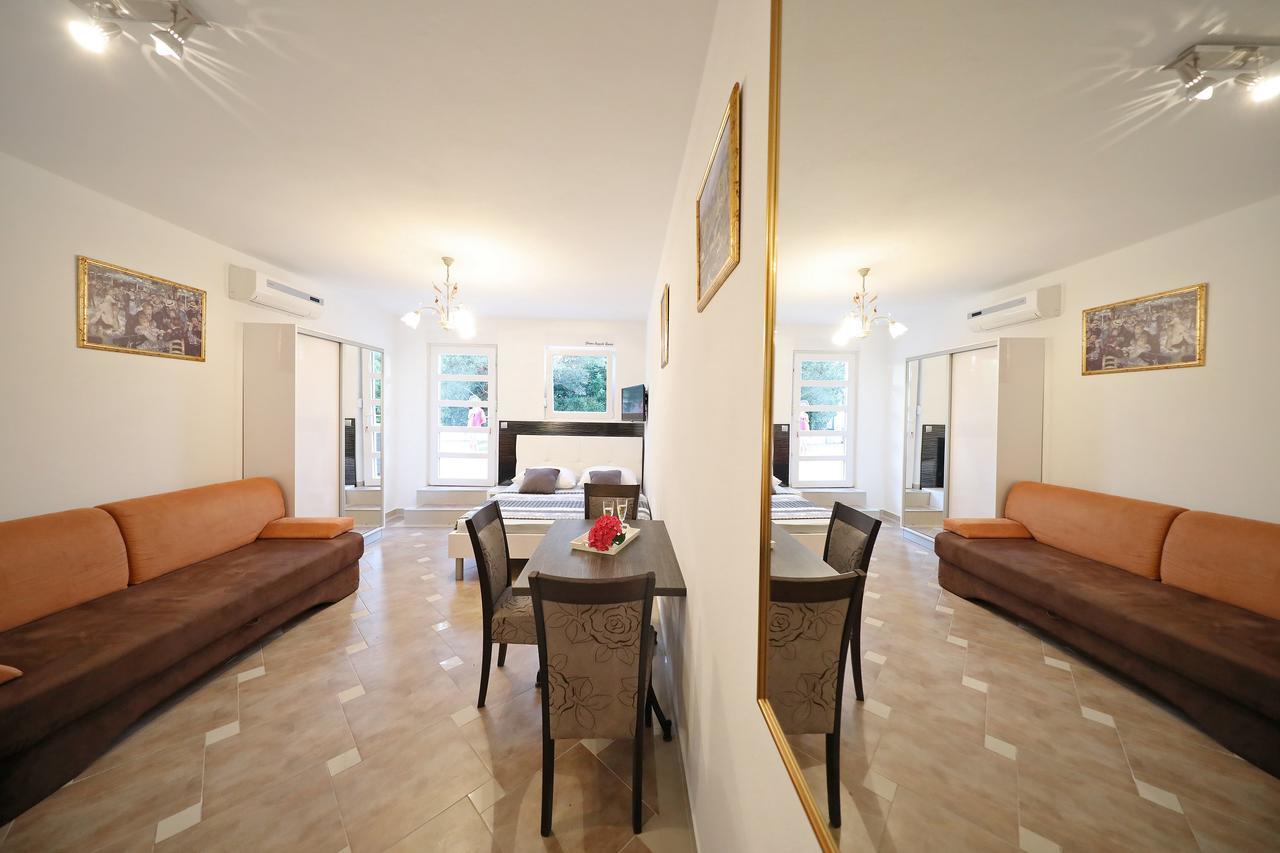 Villa Nika 비빈제 외부 사진